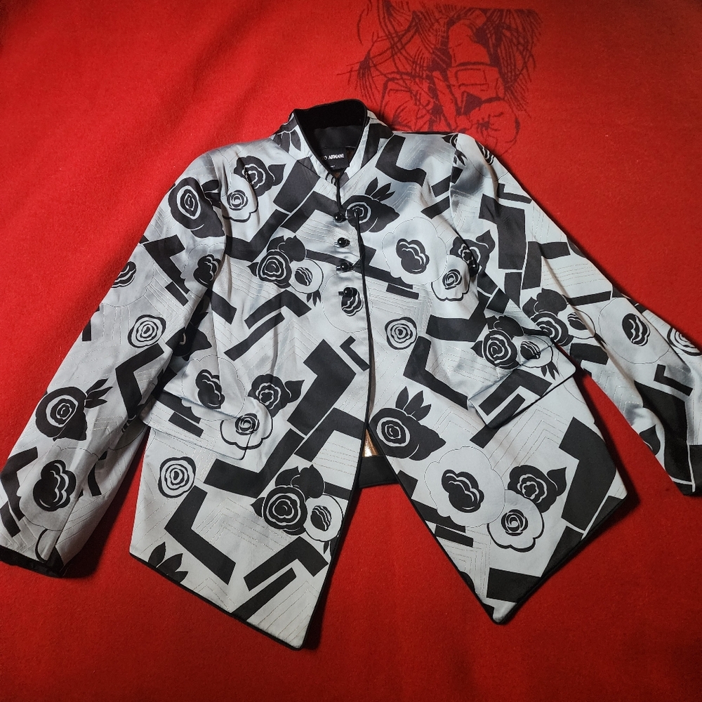 Giorgio Armani Deco Inspired Abstract Floral Gray Black Gold Lamé Blazer Jacket
